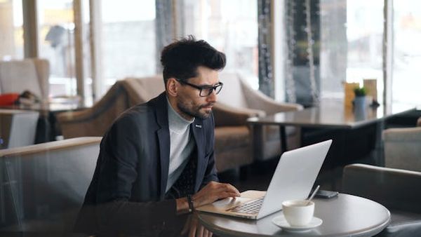 Bluesky Embraces Long-Form Content in Direct Challenge to X Articles