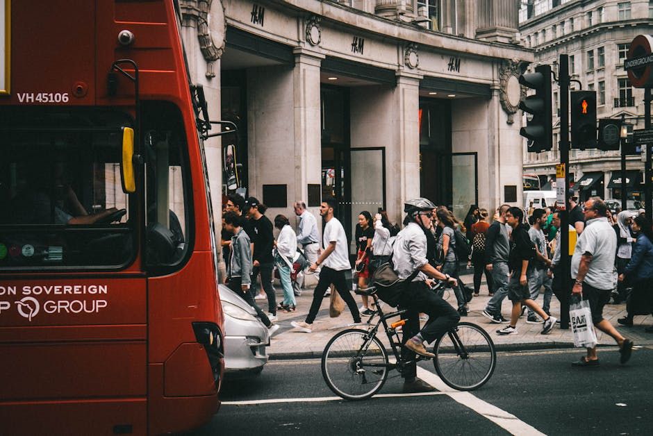 London Phone Theft Ring Exports Stolen Devices to China — A Warning for Canadian Travellers