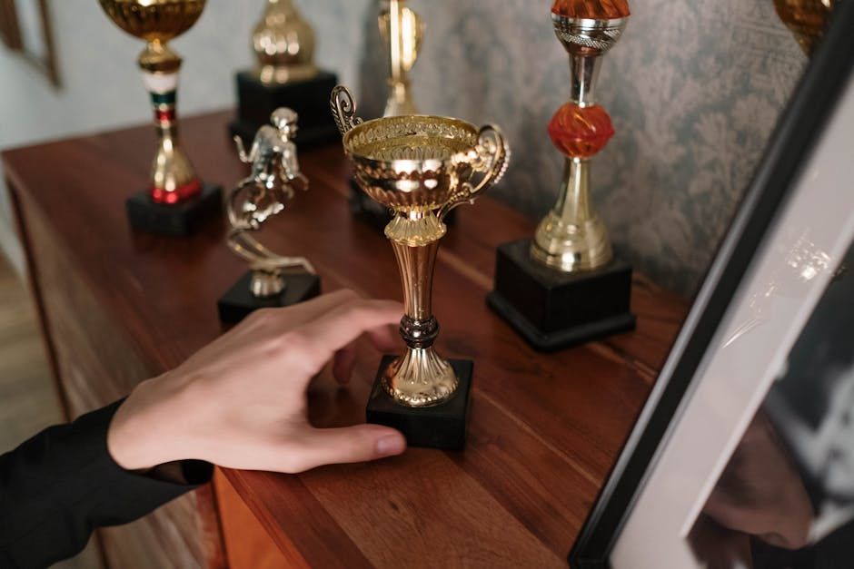 Director's Oscar Goes Missing After Airline Forces Him to Check It