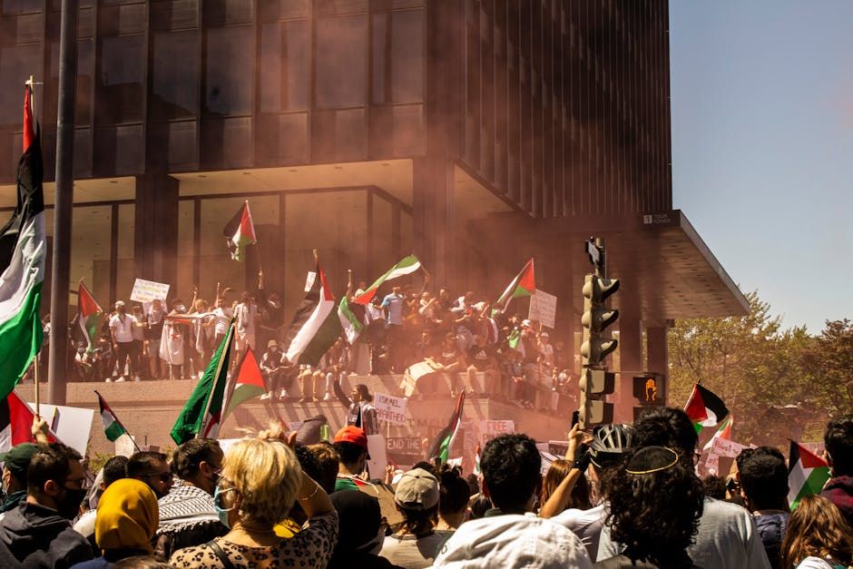 Montreal Police Hate Crimes Unit Investigating Mock Hangings at Pro-Palestinian Rally