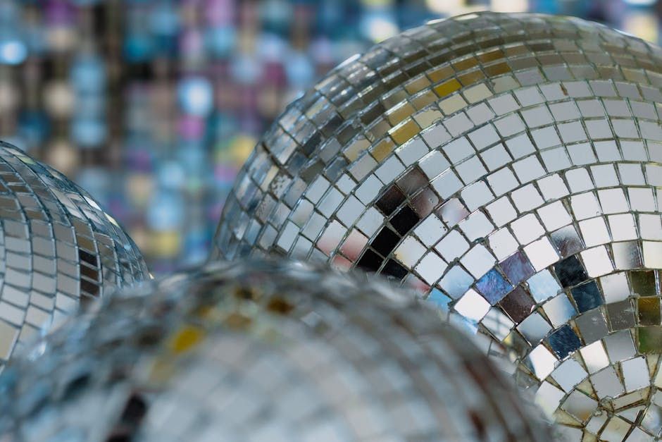 Google's Disco Ball Icons Let You Turn Your Pixel Into a Glitter Machine