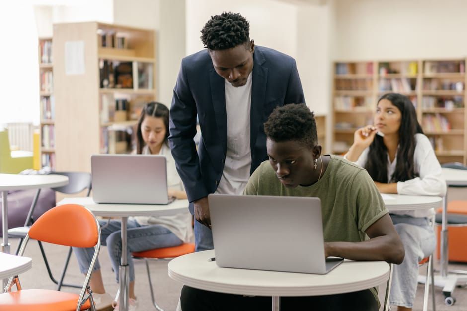 Ottawa High Schoolers Are Torn on AI — And They Have a Point