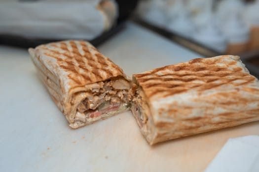 Where can I get late-night food in Ottawa?