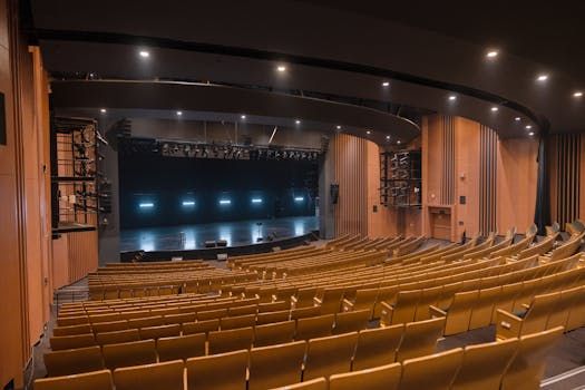 Swaggering Shakespeare Takes the Stage in Ottawa's Glebe